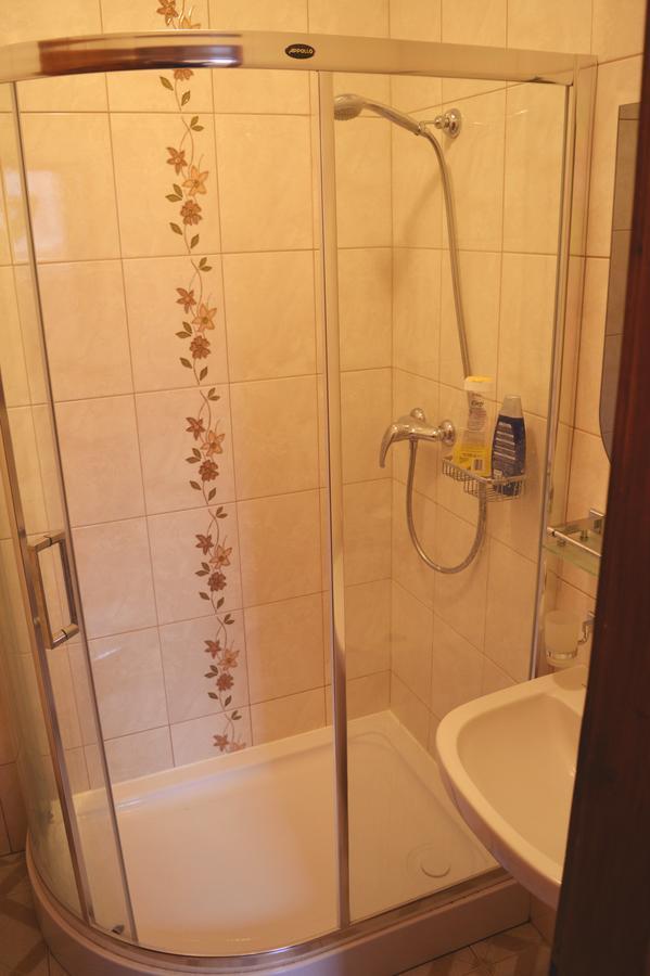 "Arttrakt" Hotel Lviv Kültér fotó